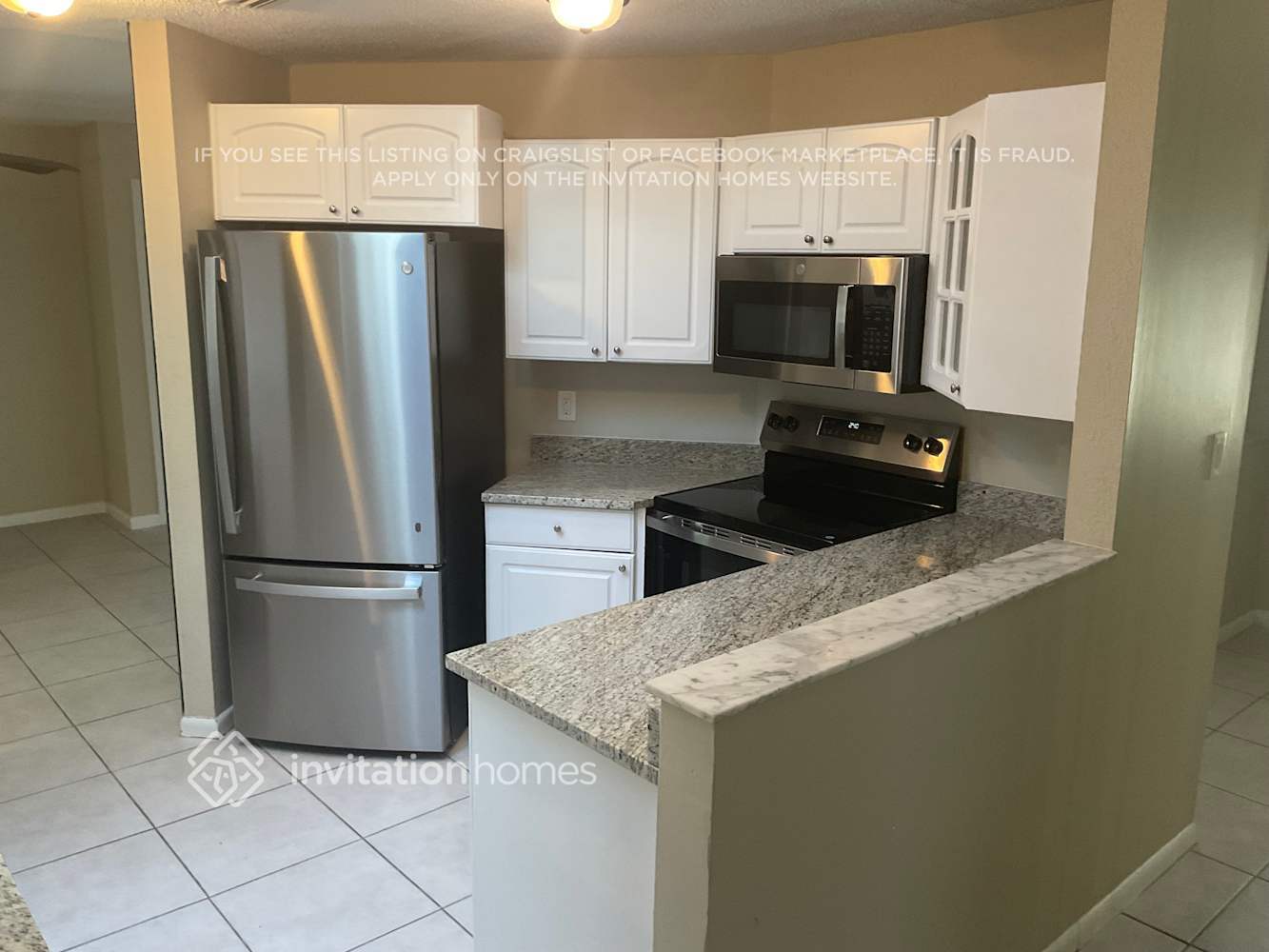 Building Photo - 9057 Lynwood Dr