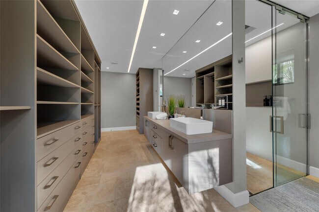 Building Photo - 616 Riviera Isle Dr