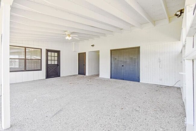 Building Photo - Available Now! Newly Remodeled 4 Bed 3 Bat...