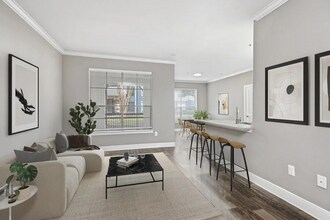 Building Photo - Chic Home with $500 Bonus