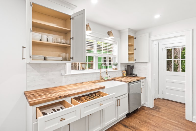 Building Photo - 949 Victory Dr SW