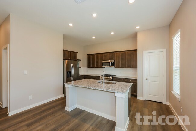 Building Photo - 853 Summer Plum Wy