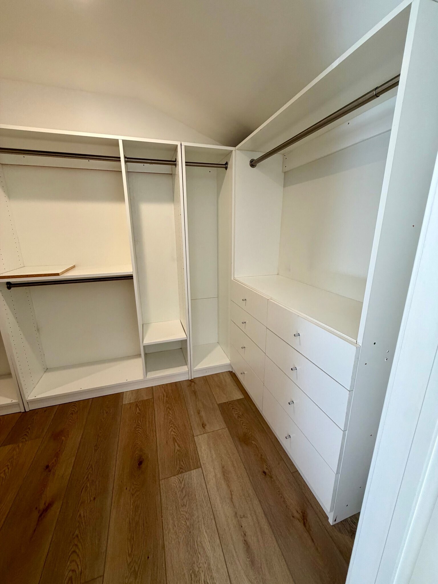 Building Photo - 10622 McVine Ave