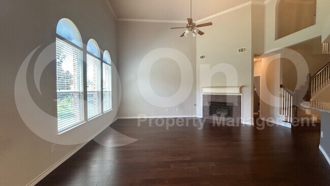 Building Photo - 9537 Navarro St