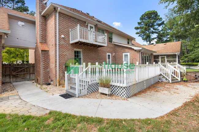 Building Photo - 948 Forest Lakes Cir