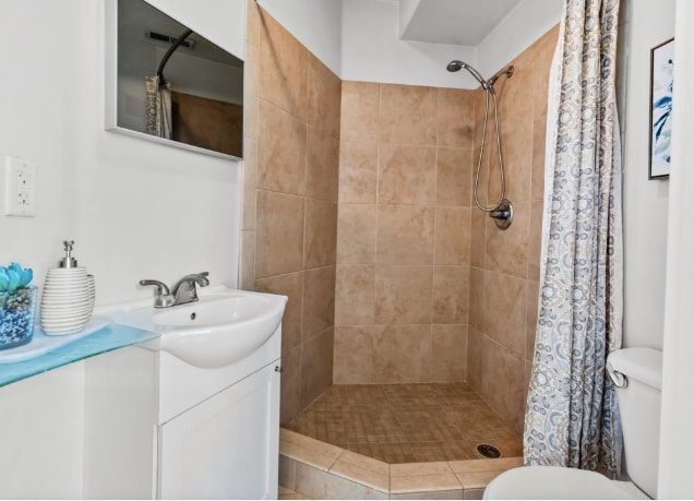 Building Photo - 3131 NE Wasco St