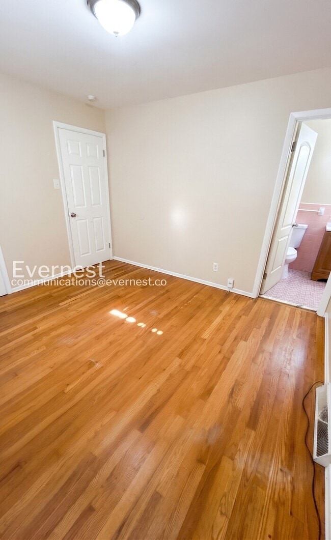 Building Photo - Charming 3-Bedroom Home with Central A/C and Carport Parking / 3 beds 1 bath / Available now!