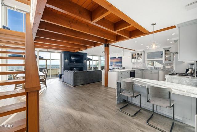 Building Photo - 3373 Ocean Dr