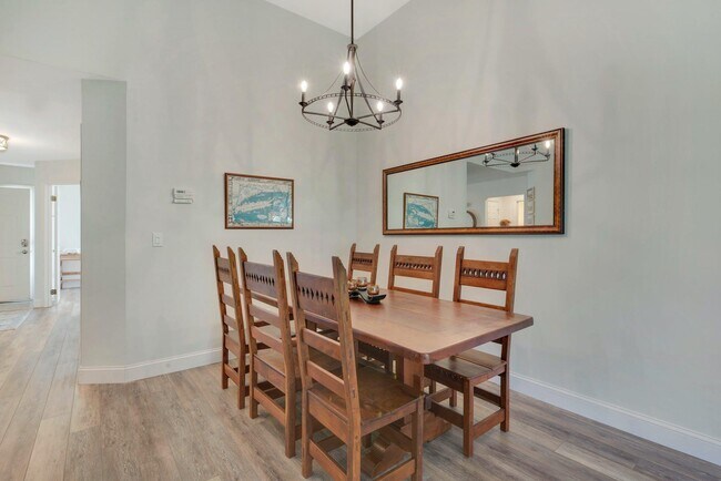 Building Photo - 2555 Youngs Ave