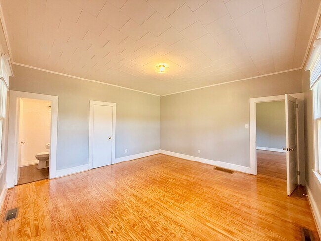 Building Photo - 240 Myrick Estates Rd