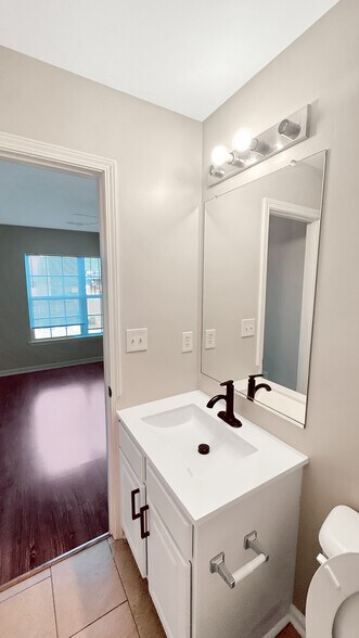 Building Photo - 3389 Hidden Cove Cir