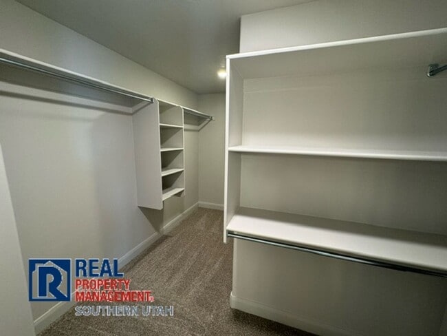 Building Photo - River Trail Townhome