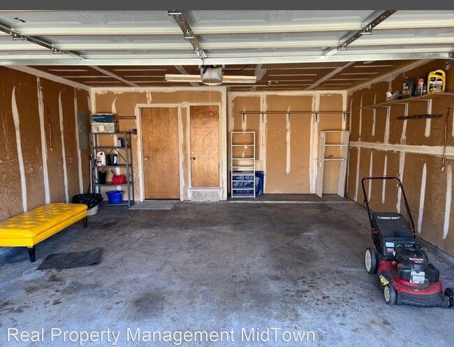 Building Photo - 6824 Loma Vista Dr