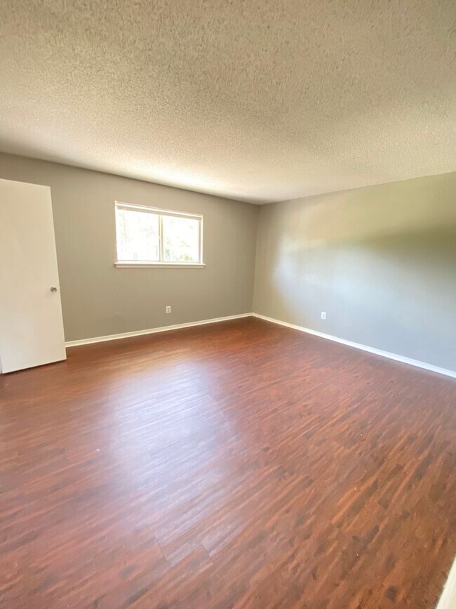 Building Photo - 1 BED 1 Bath APT NW OKC PC Schools