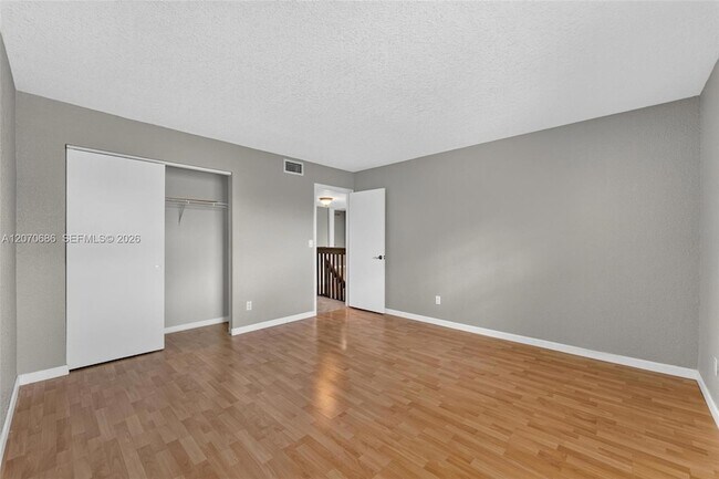Building Photo - 4848 Grapevine Wy