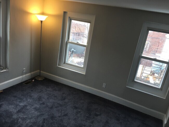 Building Photo - 4316 Dexter St