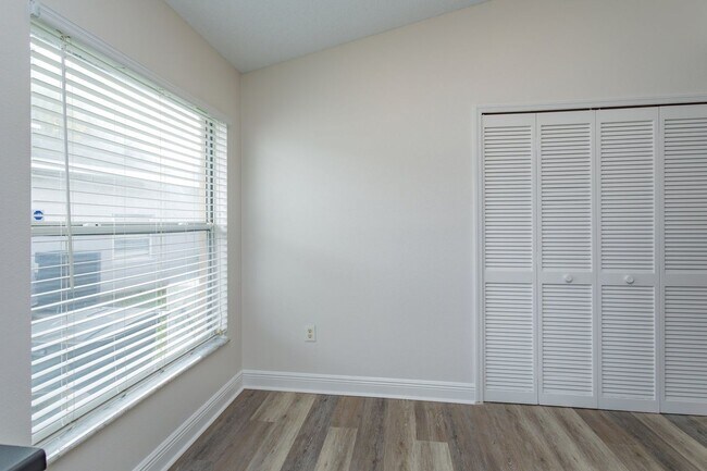 Building Photo - Charming 3-Bedroom Home for Rent in South ...