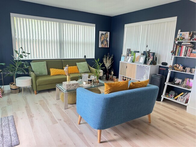 Building Photo - 3807 Hayes St