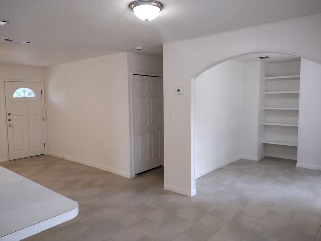 Building Photo - Meadow Village