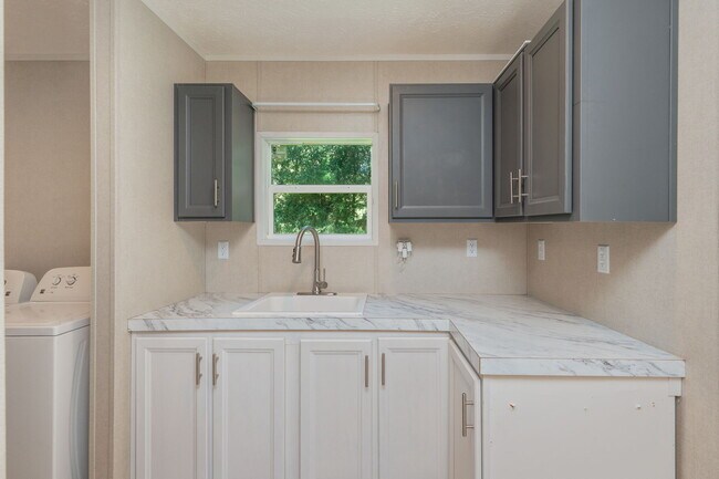 Building Photo - 6116 Arlon Ln