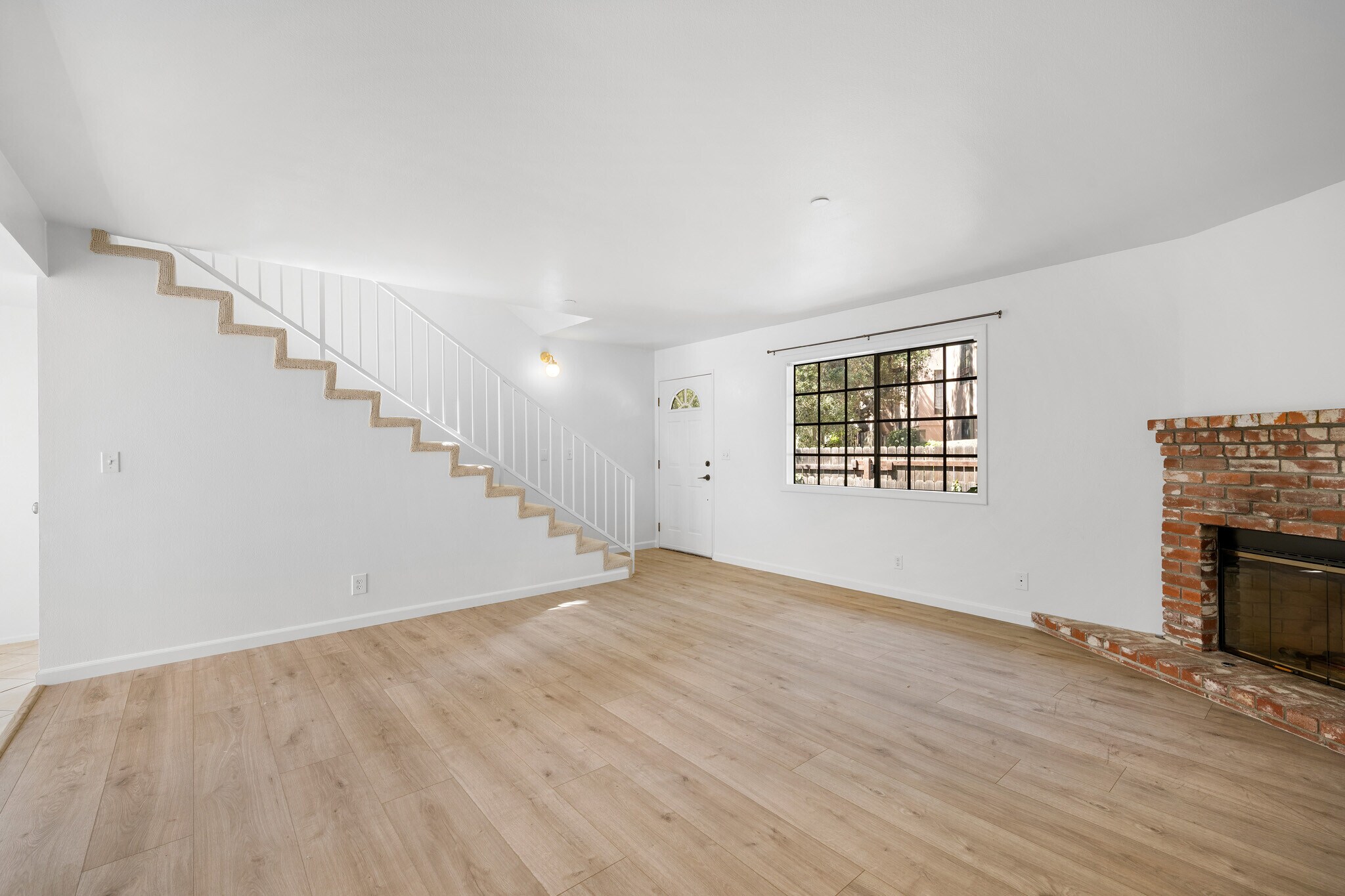 Building Photo - 2747 Hermosa Ave