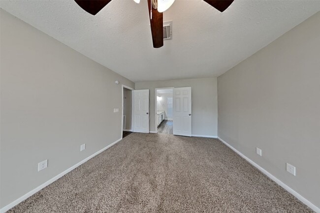 Building Photo - 7515 Shangrila Ln