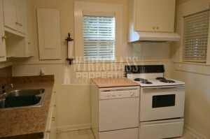 Building Photo - 2 Bedroom single family home