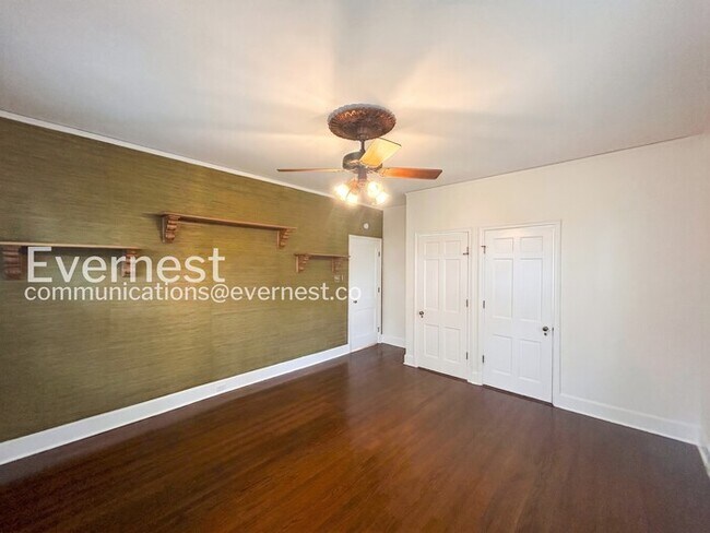 Building Photo - 756 S Willett St