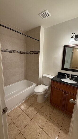 Building Photo - 7415 Fountain Head Dr