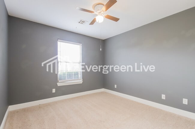 Building Photo - 409 E McCann Rd