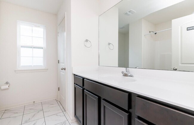 Building Photo - Caswell Springs - 4 bed, 3 full bath home