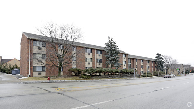 west eagle green apartment homes