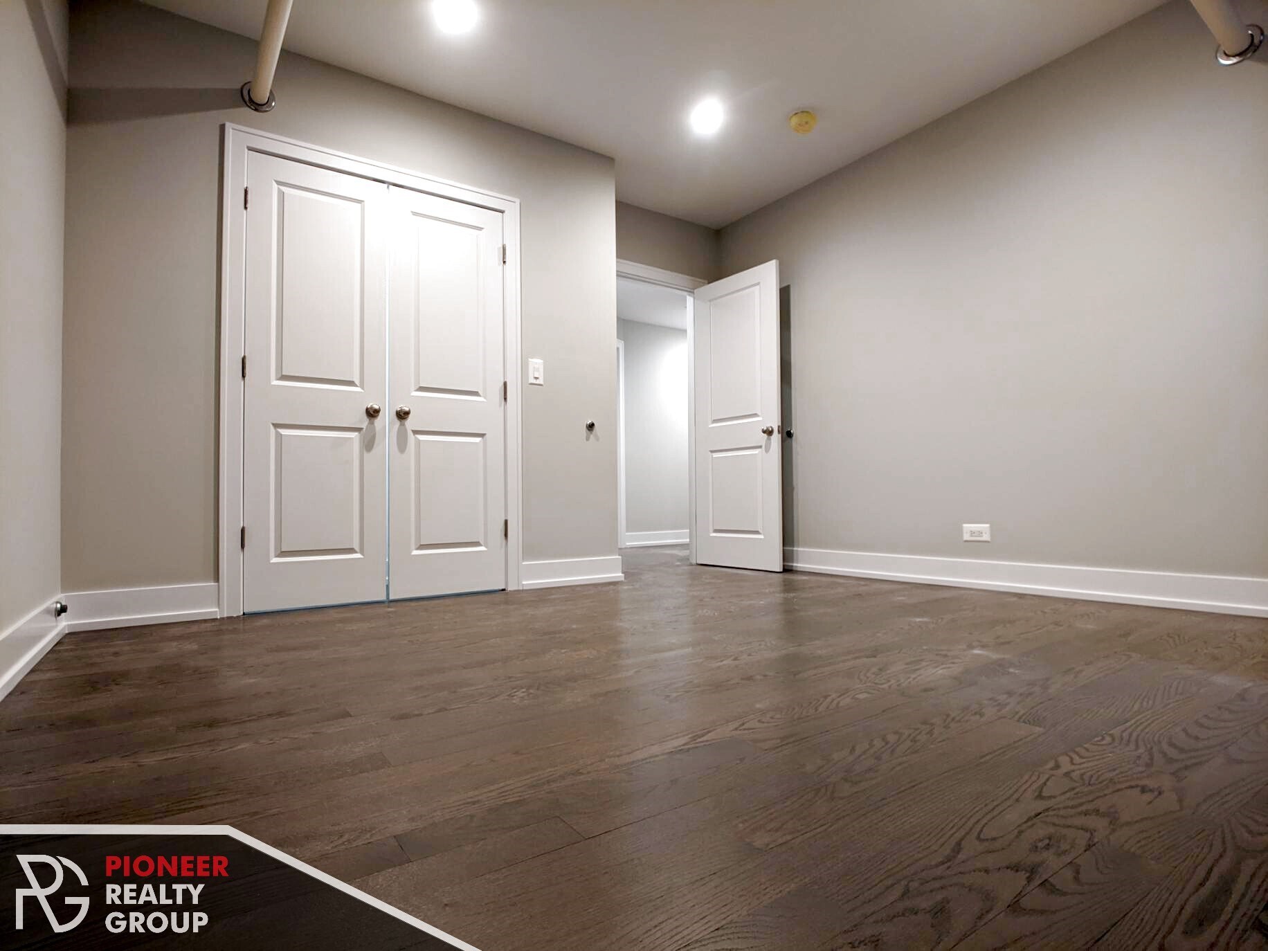 Building Photo - 1931 W Winona St