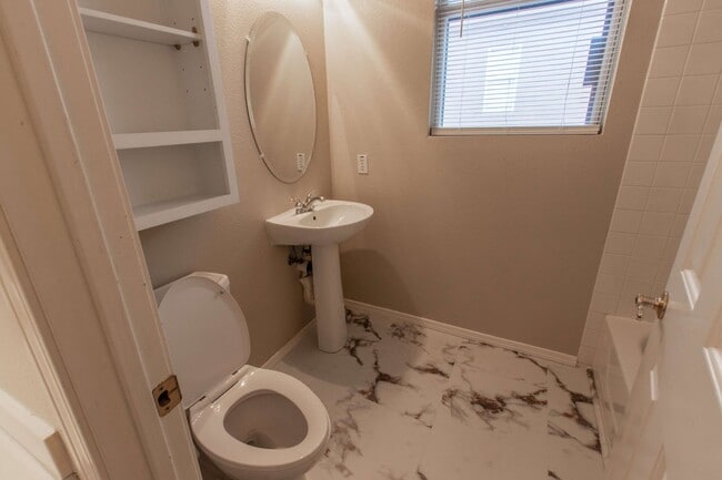 Building Photo - GORGEOUS MOVE IN READY SINGLE-STORY 4-BEDROOM HOME!