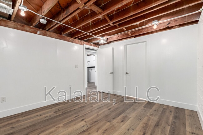 Building Photo - 2256 W Ella St