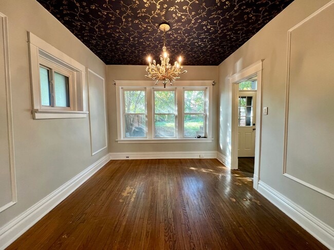 Building Photo - 6114 Columbia Ave