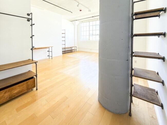 Building Photo - 420 San Pedro St