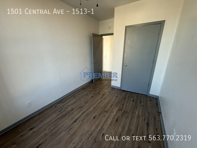 Building Photo - 1501 Central Ave