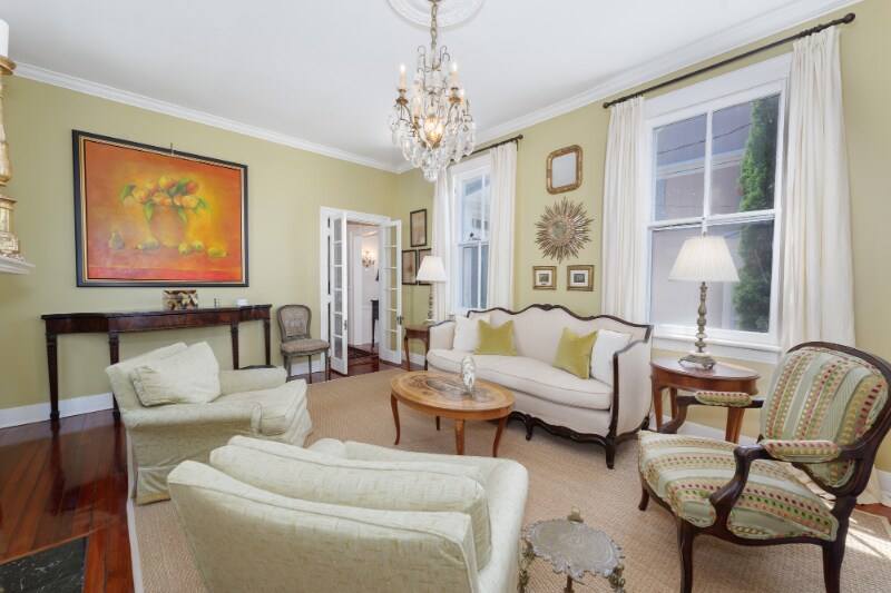 Building Photo - 151 Tradd St