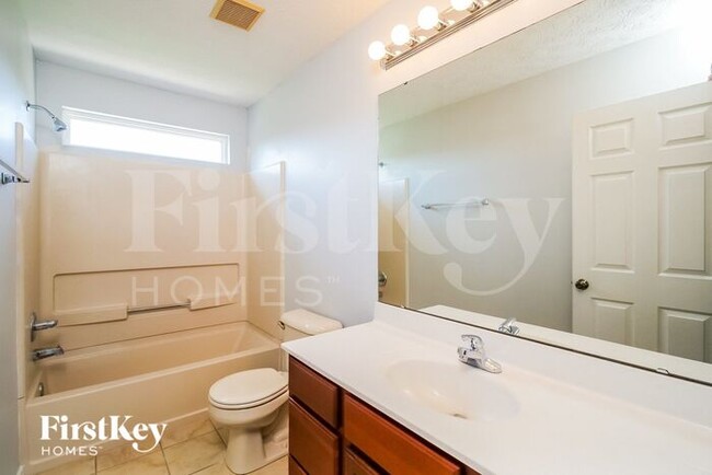 Building Photo - 17713 Oak Edge Cir