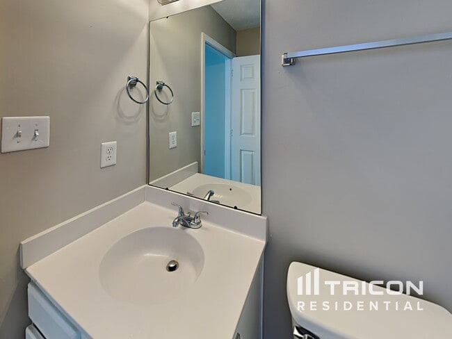 Building Photo - 6955 Kentucky Derby Dr