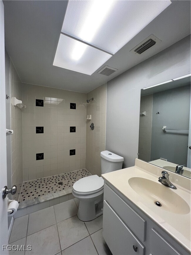 Building Photo - 639 SE 13th Ave