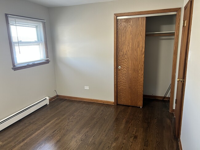 Building Photo - 5645 W 63rd Pl