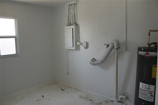Building Photo - 3316 26th St W