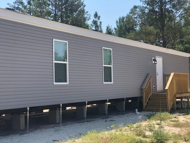 Building Photo - BRAND NEW-3 Bedroom / 2 Bath-MOVE-IN SPECI...