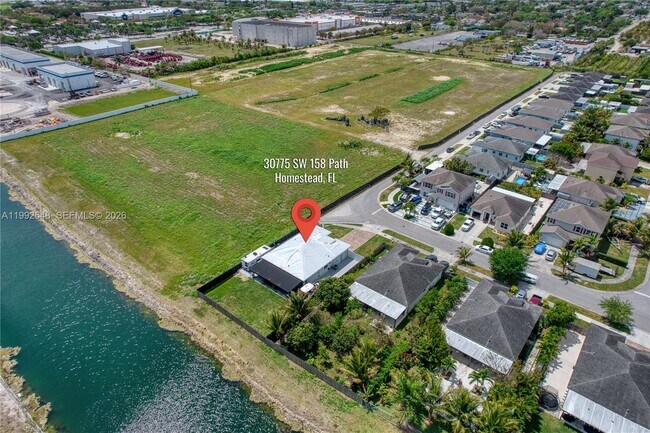 Building Photo - 30775 SW 158 Path