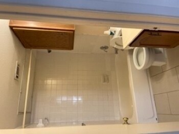 bathroom1 - 7030 Fair Oaks Ave