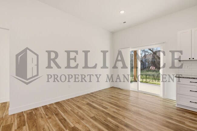 Building Photo - 701 Elmwood St
