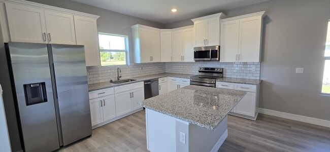 Building Photo - 307 Mendoza St