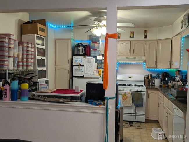 Building Photo - 2103 Timber Oaks Rd